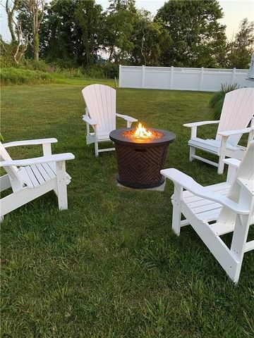 10 Julia Court, Middletown, RI 02842