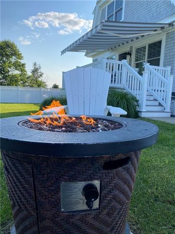 10 Julia Court, Middletown, RI 02842