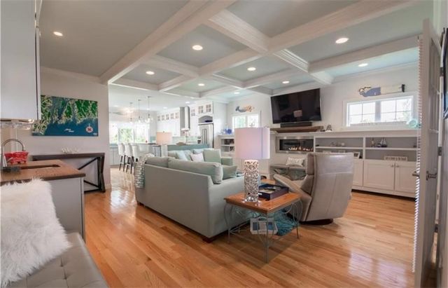 10 Julia Court, Middletown, RI 02842