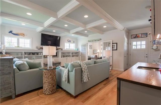 10 Julia Court, Middletown, RI 02842