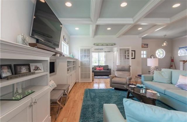 10 Julia Court, Middletown, RI 02842