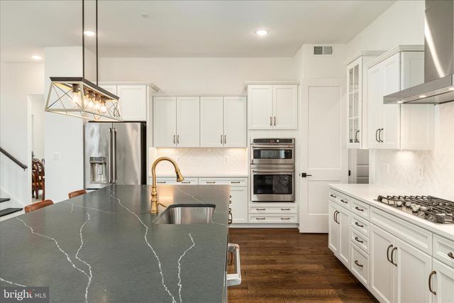 40452 WINDYHILL FARMS DR, Aldie, VA 20105