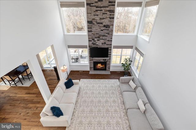 40452 WINDYHILL FARMS DR, Aldie, VA 20105