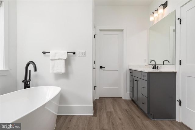 40452 WINDYHILL FARMS DR, Aldie, VA 20105