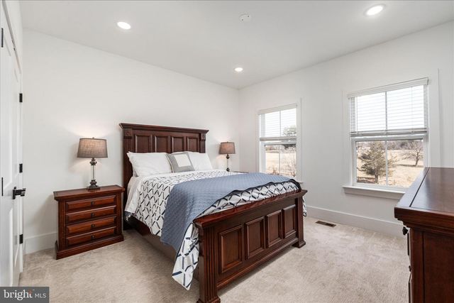 40452 WINDYHILL FARMS DR, Aldie, VA 20105