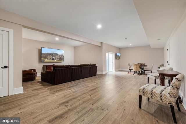 40452 WINDYHILL FARMS DR, Aldie, VA 20105