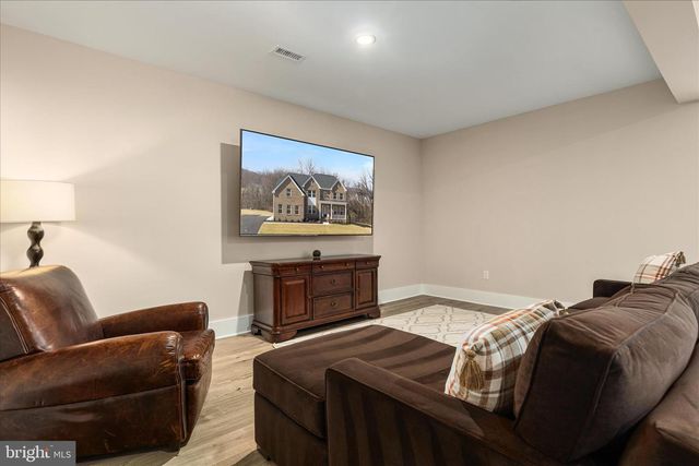 40452 WINDYHILL FARMS DR, Aldie, VA 20105