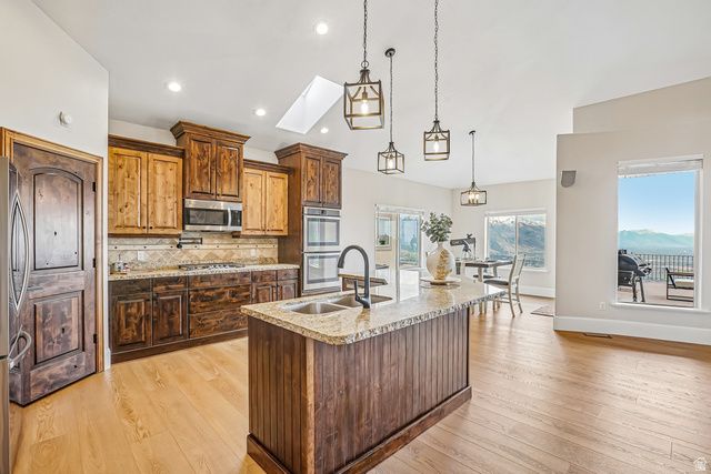 2184 E EAGLE CREST DR, Draper, UT 84020