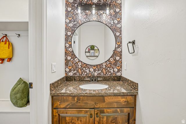 2184 E EAGLE CREST DR, Draper, UT 84020