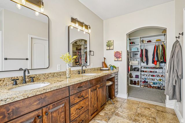 2184 E EAGLE CREST DR, Draper, UT 84020