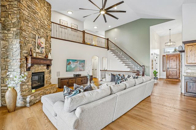 2184 E EAGLE CREST DR, Draper, UT 84020