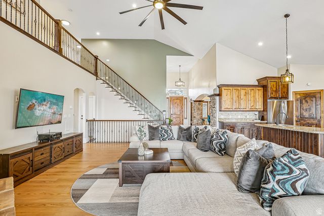 2184 E EAGLE CREST DR, Draper, UT 84020