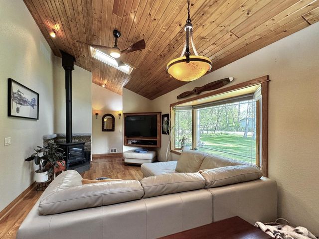 N64W34206 Bayview ROAD, Oconomowoc, WI 53066