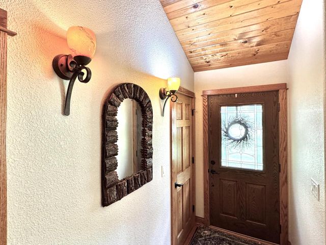 N64W34206 Bayview ROAD, Oconomowoc, WI 53066