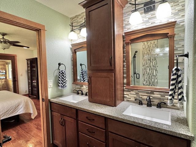 N64W34206 Bayview ROAD, Oconomowoc, WI 53066