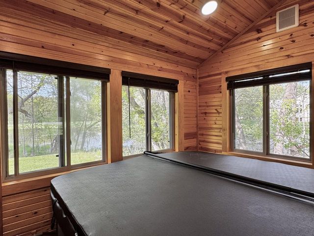 N64W34206 Bayview ROAD, Oconomowoc, WI 53066