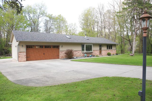 N64W34206 Bayview ROAD, Oconomowoc, WI 53066