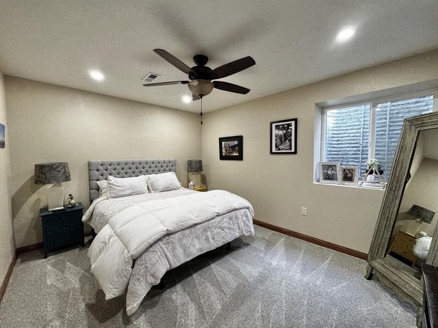 N64W34206 Bayview ROAD, Oconomowoc, WI 53066