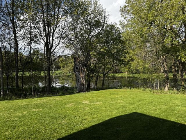 N64W34206 Bayview ROAD, Oconomowoc, WI 53066