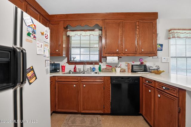 6077 N Mcraven Road, Jackson, MS 39209