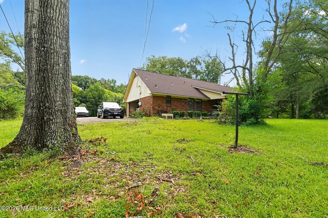 6077 N Mcraven Road, Jackson, MS 39209