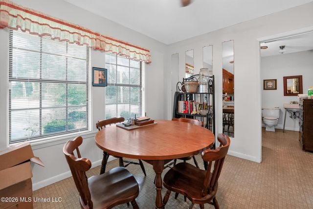 6077 N Mcraven Road, Jackson, MS 39209