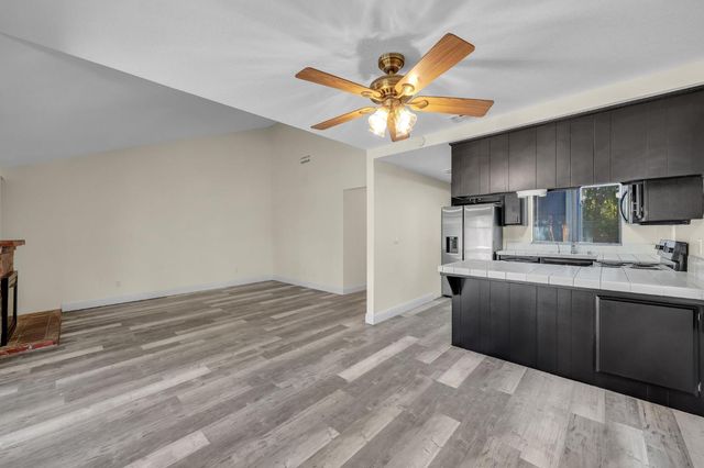 122 Saginaw Cir, Sacramento, CA 95833