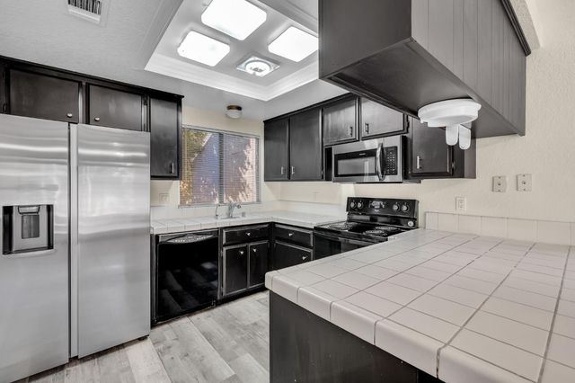 122 Saginaw Cir, Sacramento, CA 95833