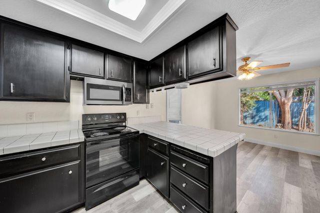 122 Saginaw Cir, Sacramento, CA 95833
