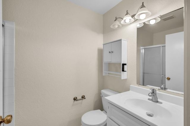122 Saginaw Cir, Sacramento, CA 95833