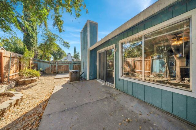 122 Saginaw Cir, Sacramento, CA 95833