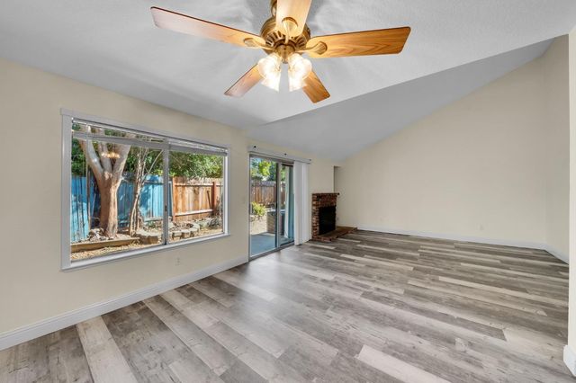 122 Saginaw Cir, Sacramento, CA 95833