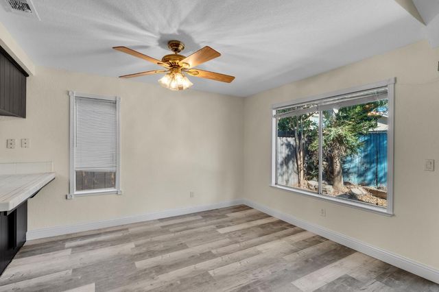 122 Saginaw Cir, Sacramento, CA 95833