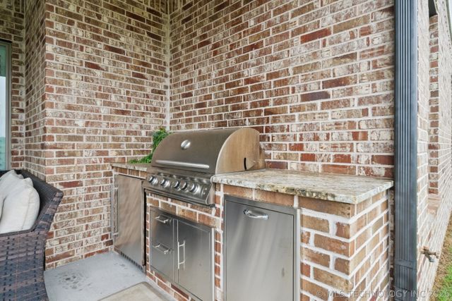 19104 E Beecher Court, Owasso, OK 74055