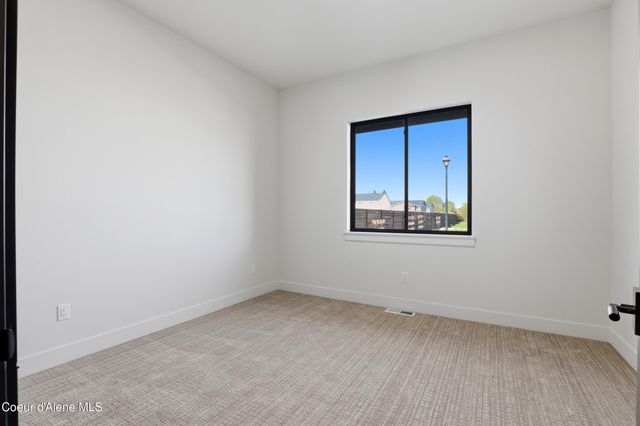 11006 N Armonia WAY, Hayden, ID 83835