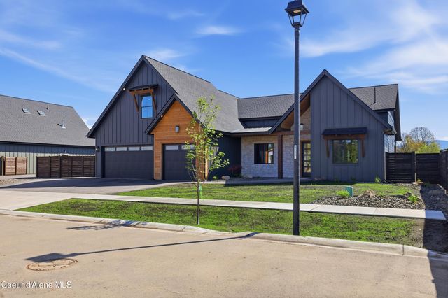 11006 N Armonia WAY, Hayden, ID 83835