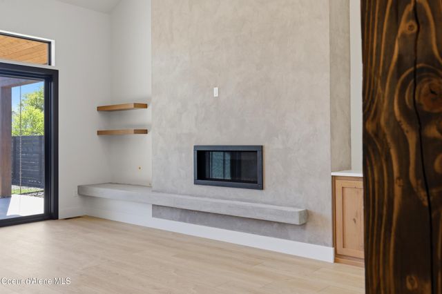 11006 N Armonia WAY, Hayden, ID 83835