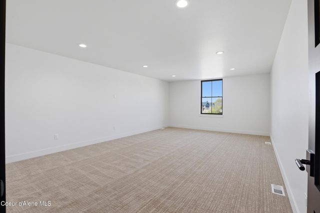 11006 N Armonia WAY, Hayden, ID 83835