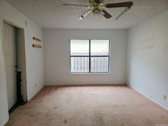 13203 Larkplace Dr, San Antonio, TX 78233