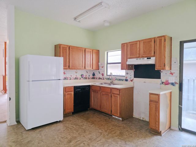 13203 Larkplace Dr, San Antonio, TX 78233
