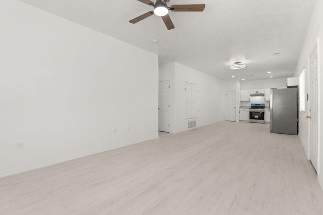 4 Rincon Court, Los Lunas, NM 87031