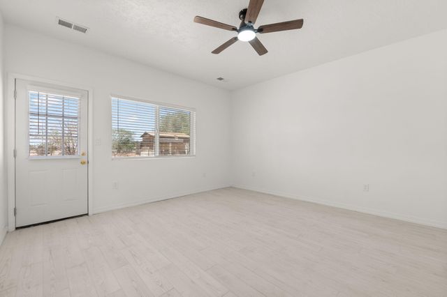 4 Rincon Court, Los Lunas, NM 87031
