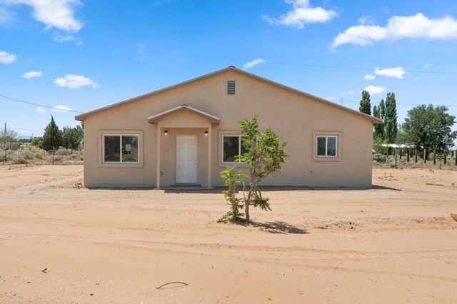 4 Rincon Court, Los Lunas, NM 87031