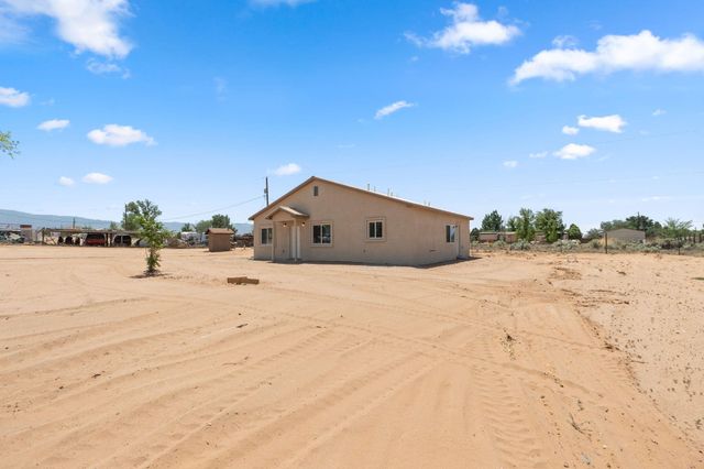 4 Rincon Court, Los Lunas, NM 87031