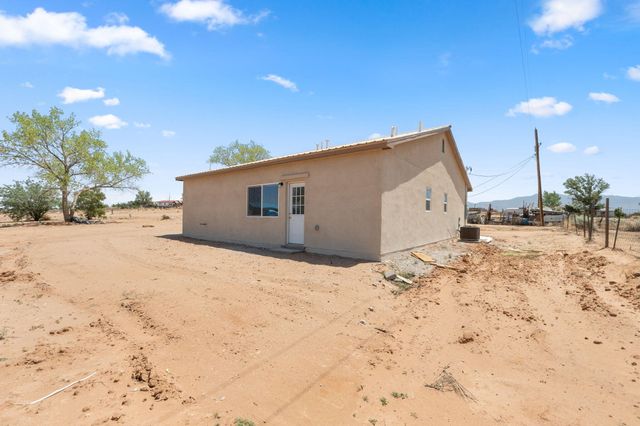 4 Rincon Court, Los Lunas, NM 87031