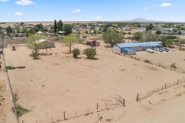 4 Rincon Court, Los Lunas, NM 87031