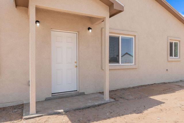 4 Rincon Court, Los Lunas, NM 87031