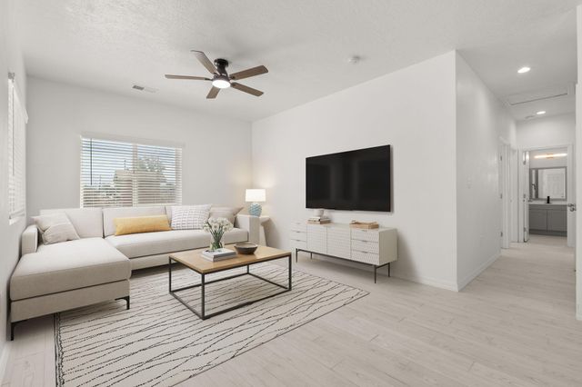 4 Rincon Court, Los Lunas, NM 87031