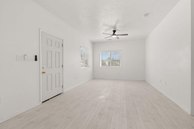 4 Rincon Court, Los Lunas, NM 87031