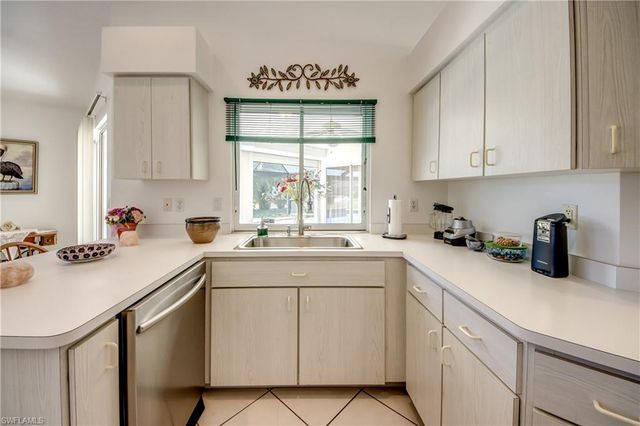 1732 Palaco Grande PKWY, Cape Coral, FL 33904